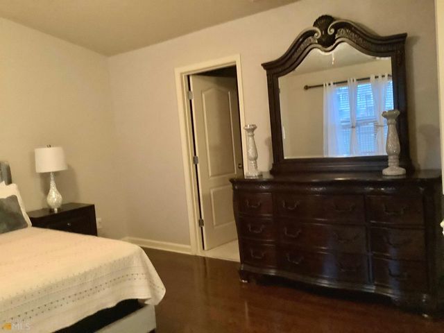 1519 Creek Bend Lane, Lawrenceville, GA 30043