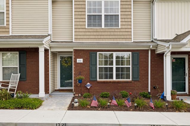 1721 Red Jacket Dr, Antioch, TN 37013