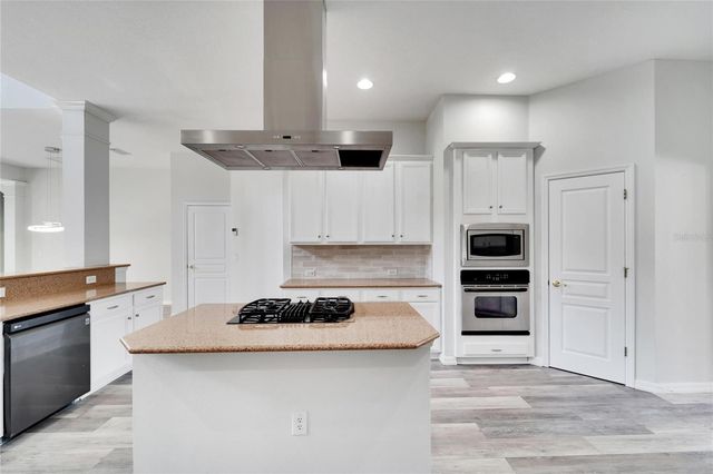 5604 SKIMMER DRIVE, Apollo Beach, FL 33572