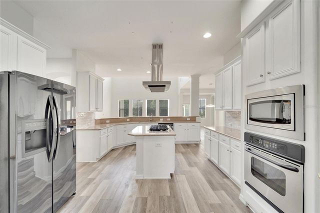 5604 SKIMMER DRIVE, Apollo Beach, FL 33572