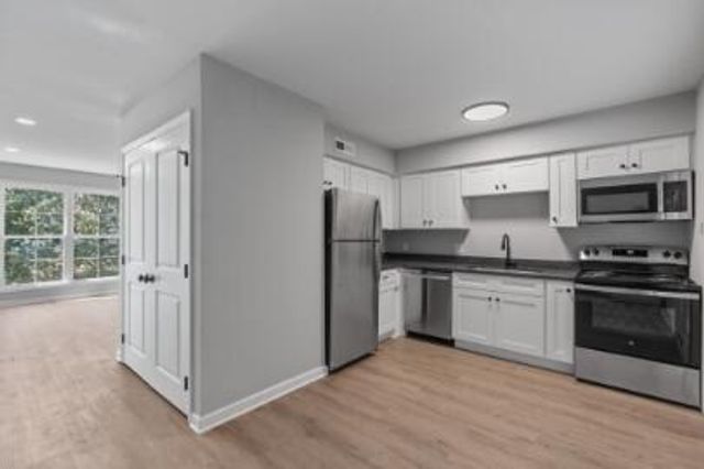 400 Gallery Lane D3 & D5, Hixson, TN 37343