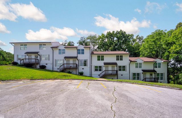 400 Gallery Lane D3 & D5, Hixson, TN 37343