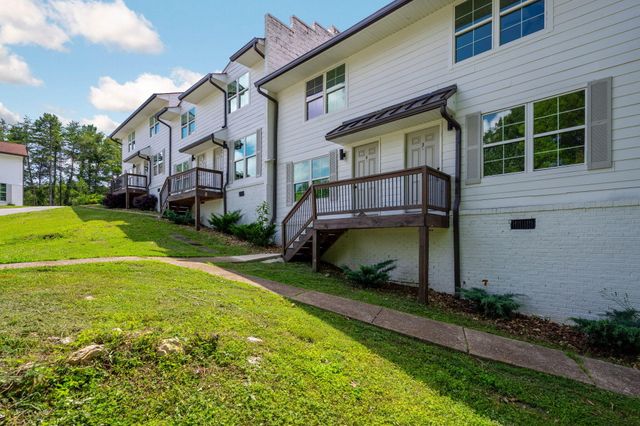 400 Gallery Lane D3 & D5, Hixson, TN 37343