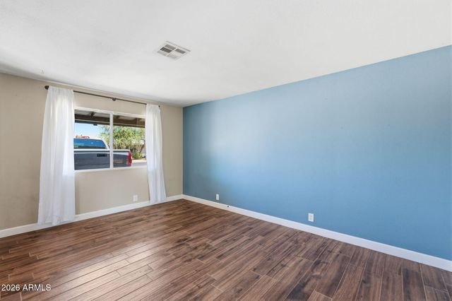 1239 W ELNA RAE Street, Tempe, AZ 85281