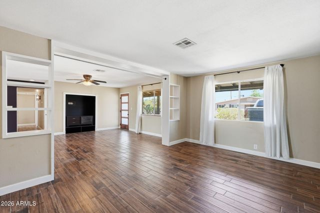 1239 W ELNA RAE Street, Tempe, AZ 85281