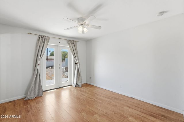 1239 W ELNA RAE Street, Tempe, AZ 85281