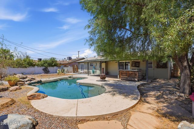 1239 W ELNA RAE Street, Tempe, AZ 85281