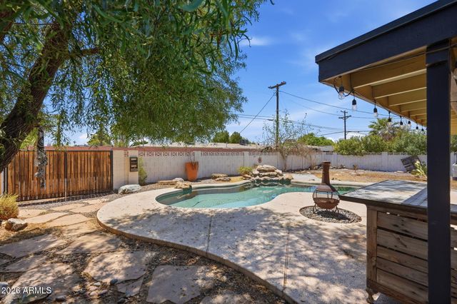 1239 W ELNA RAE Street, Tempe, AZ 85281