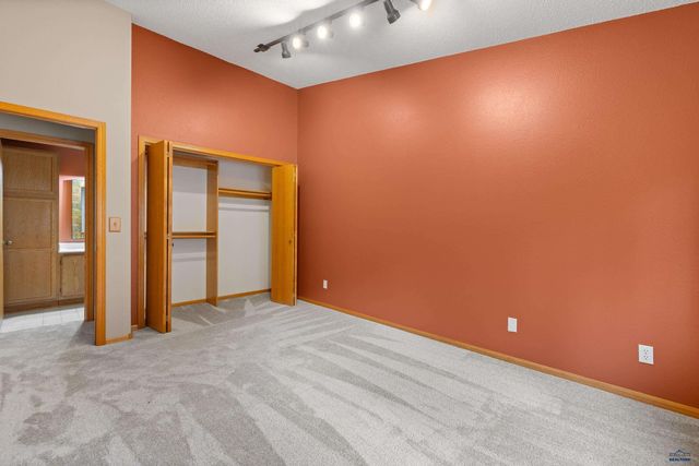 1212 MOUNTAIN SPRINGS RD, Rapid City, SD 57702