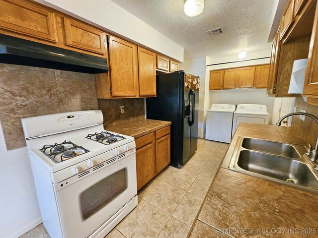 8663 W Rocky Top Road, Fort Gibson, OK 74434