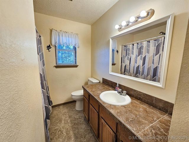 8663 W Rocky Top Road, Fort Gibson, OK 74434