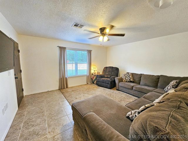 8663 W Rocky Top Road, Fort Gibson, OK 74434
