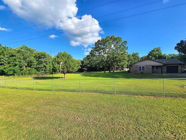 8663 W Rocky Top Road, Fort Gibson, OK 74434