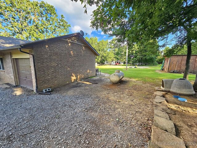 8663 W Rocky Top Road, Fort Gibson, OK 74434