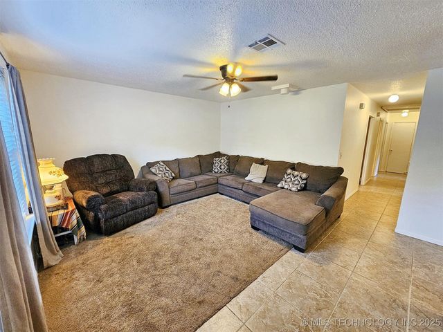 8663 W Rocky Top Road, Fort Gibson, OK 74434