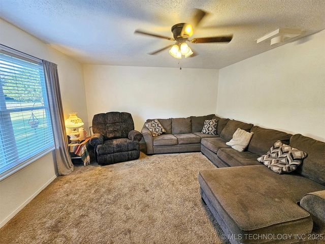 8663 W Rocky Top Road, Fort Gibson, OK 74434