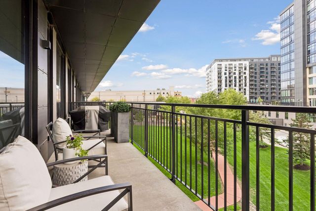 1240 S 2nd Street 221, Minneapolis, MN 55415