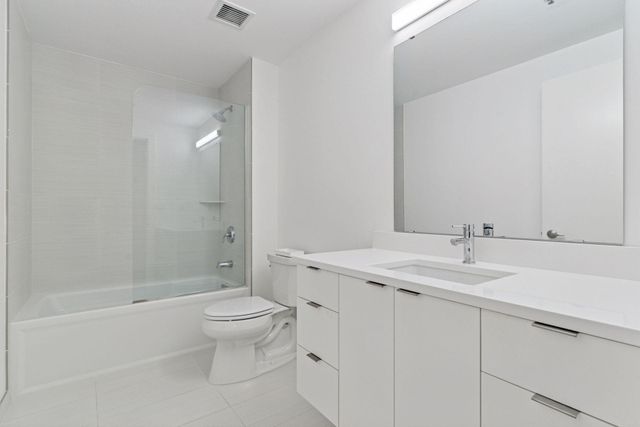 1240 S 2nd Street 221, Minneapolis, MN 55415
