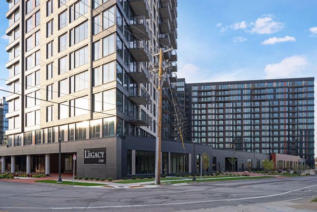 1240 S 2nd Street 221, Minneapolis, MN 55415