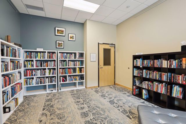 1240 S 2nd Street 221, Minneapolis, MN 55415
