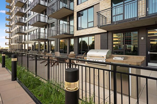 1240 S 2nd Street 221, Minneapolis, MN 55415