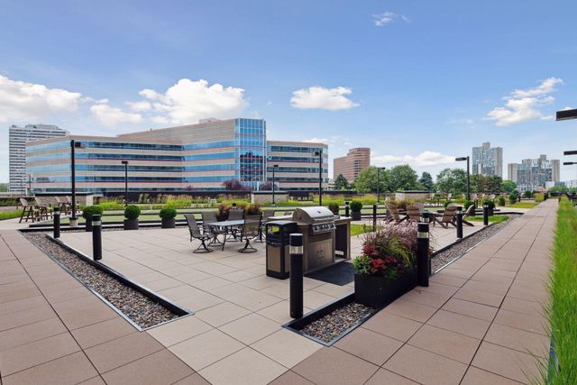 1240 S 2nd Street 221, Minneapolis, MN 55415