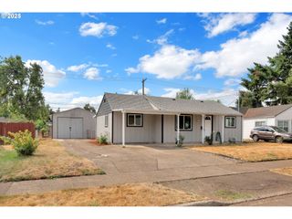 2665 E St, Springfield, OR 97477