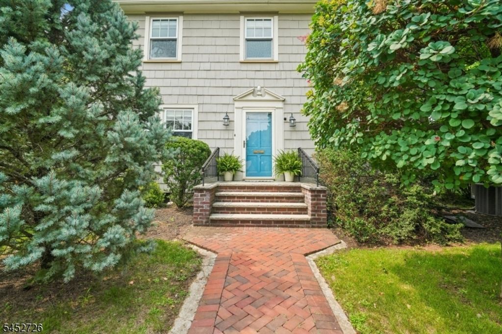 420 Up Mountain Avenue, Montclair Twp., NJ 07043 — photo 2