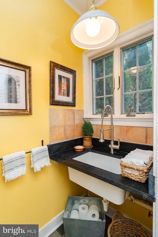 307 W GERMAN ST, Shepherdstown, WV 25443