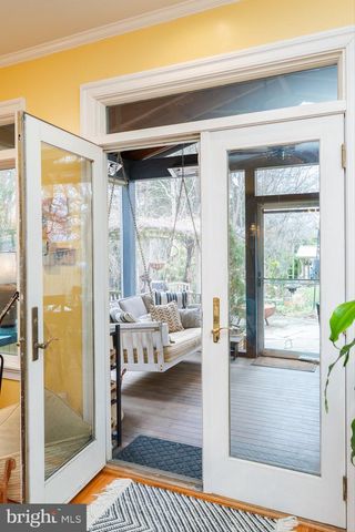 307 W GERMAN ST, Shepherdstown, WV 25443