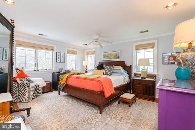 307 W GERMAN ST, Shepherdstown, WV 25443