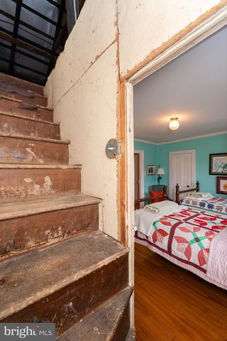 307 W GERMAN ST, Shepherdstown, WV 25443