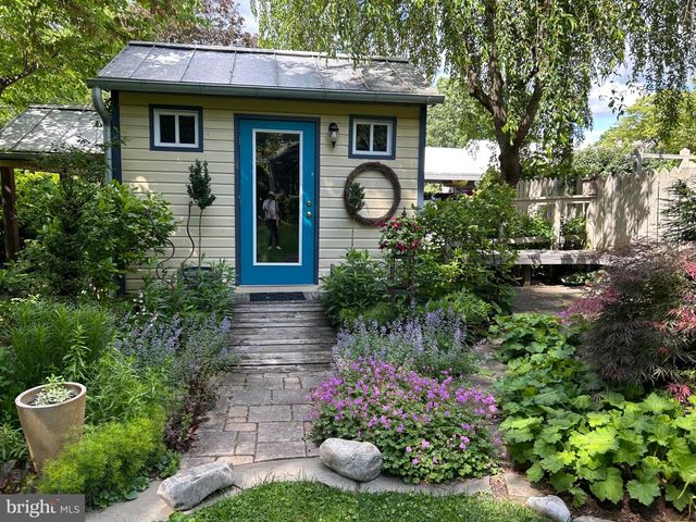 307 W GERMAN ST, Shepherdstown, WV 25443