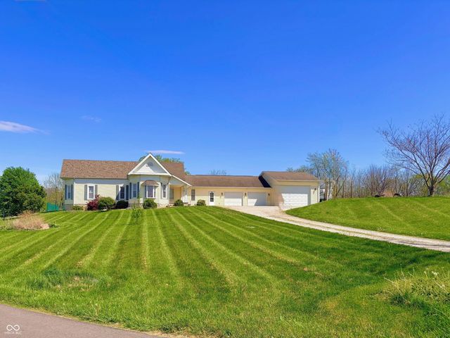 15241 E Jackson Road, Hope, IN 47246