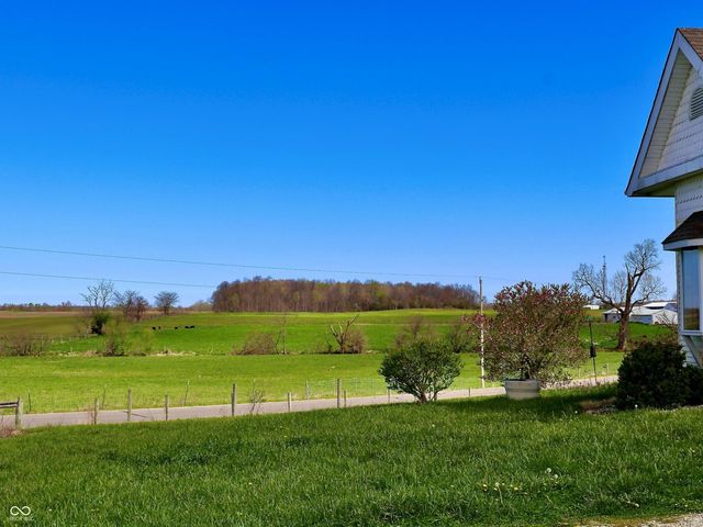 15241 E Jackson Road, Hope, IN 47246