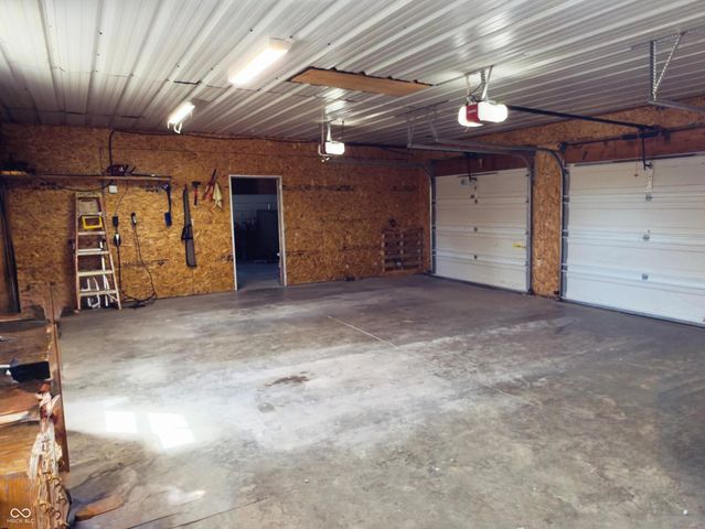 15241 E Jackson Road, Hope, IN 47246