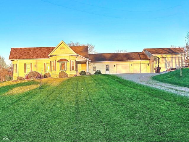 15241 E Jackson Road, Hope, IN 47246