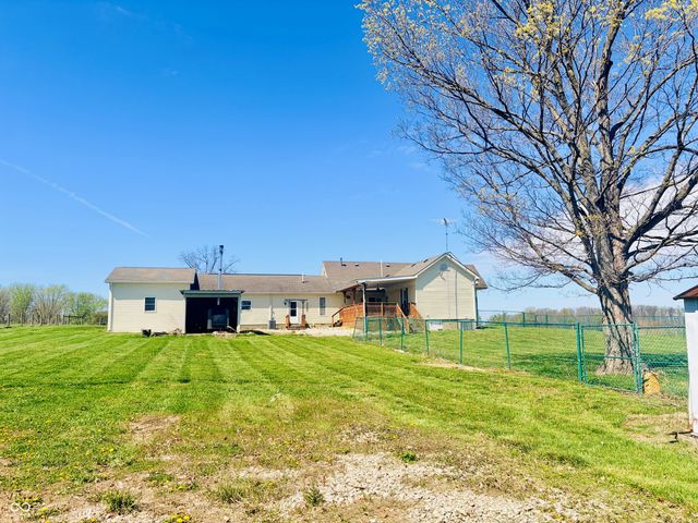 15241 E Jackson Road, Hope, IN 47246
