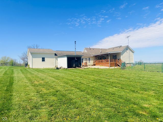 15241 E Jackson Road, Hope, IN 47246