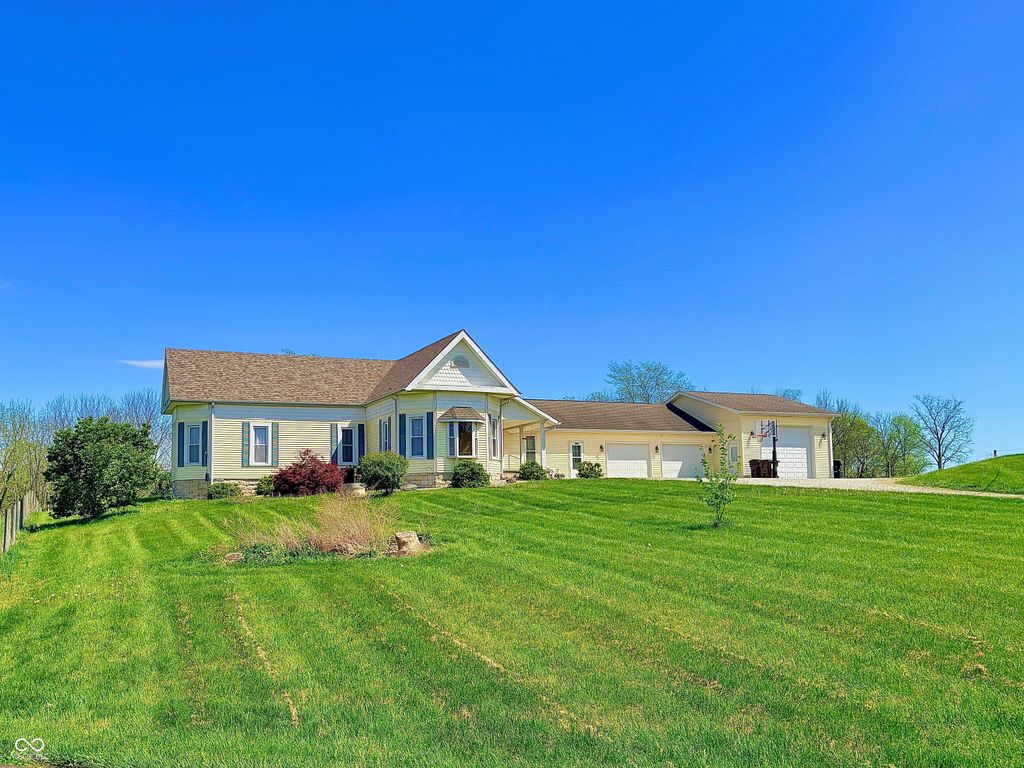 15241 E Jackson Road, Hope, IN 47246