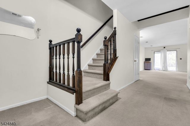 11 Cindy Ct, Lebanon Boro, NJ 08833