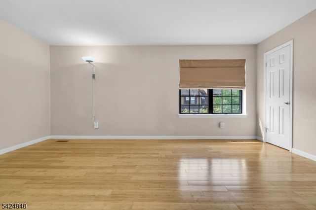 11 Cindy Ct, Lebanon Boro, NJ 08833