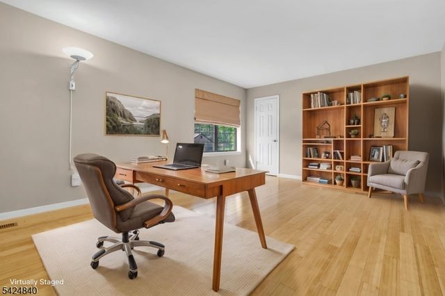11 Cindy Ct, Lebanon Boro, NJ 08833