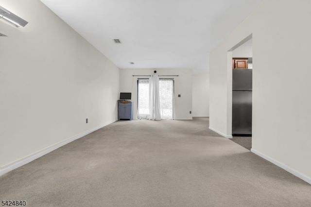 11 Cindy Ct, Lebanon Boro, NJ 08833