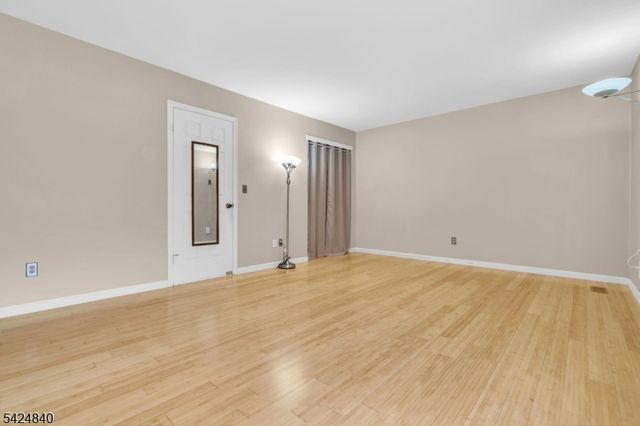 11 Cindy Ct, Lebanon Boro, NJ 08833