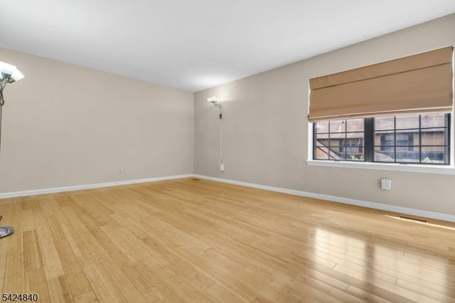 11 Cindy Ct, Lebanon Boro, NJ 08833