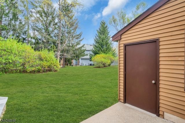 11 Cindy Ct, Lebanon Boro, NJ 08833