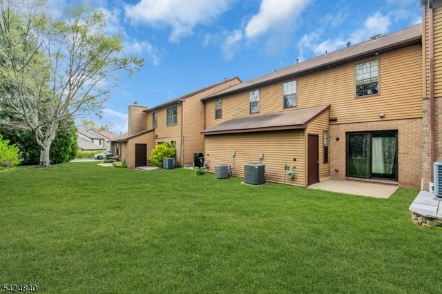 11 Cindy Ct, Lebanon Boro, NJ 08833