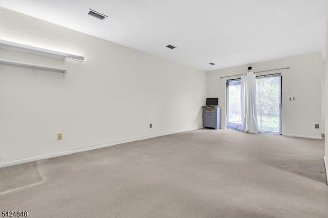 11 Cindy Ct, Lebanon Boro, NJ 08833