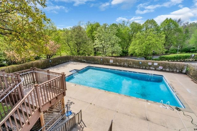 11 Cindy Ct, Lebanon Boro, NJ 08833